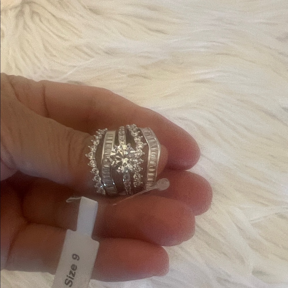 Elegant Silver Women's Ring